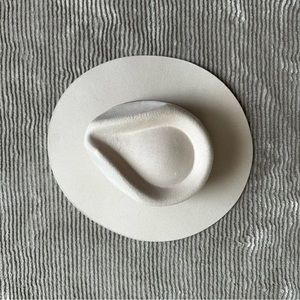 TERESSA FOGLIA X CURATEUR LYNN BEIGE WIDE BRIM HAT